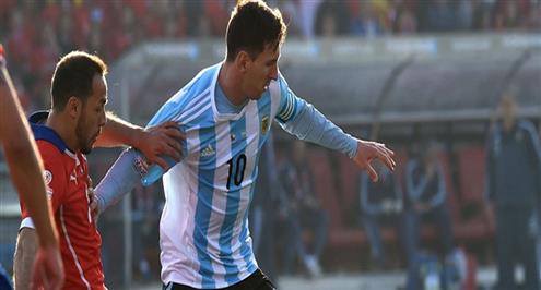 والد أجويرو يؤكد اعتداء جماهير تشيلي على أسرة ميسي